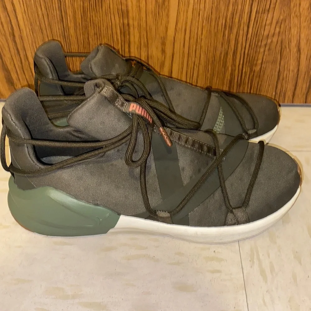 Puma: Army Green Puma Fierce VR Ropes Women Training Sneakers Size 6 Women - Picture 2 of 7